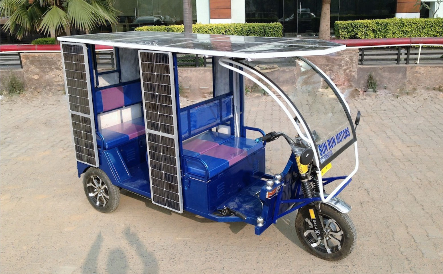 Solar E Rickshaw
