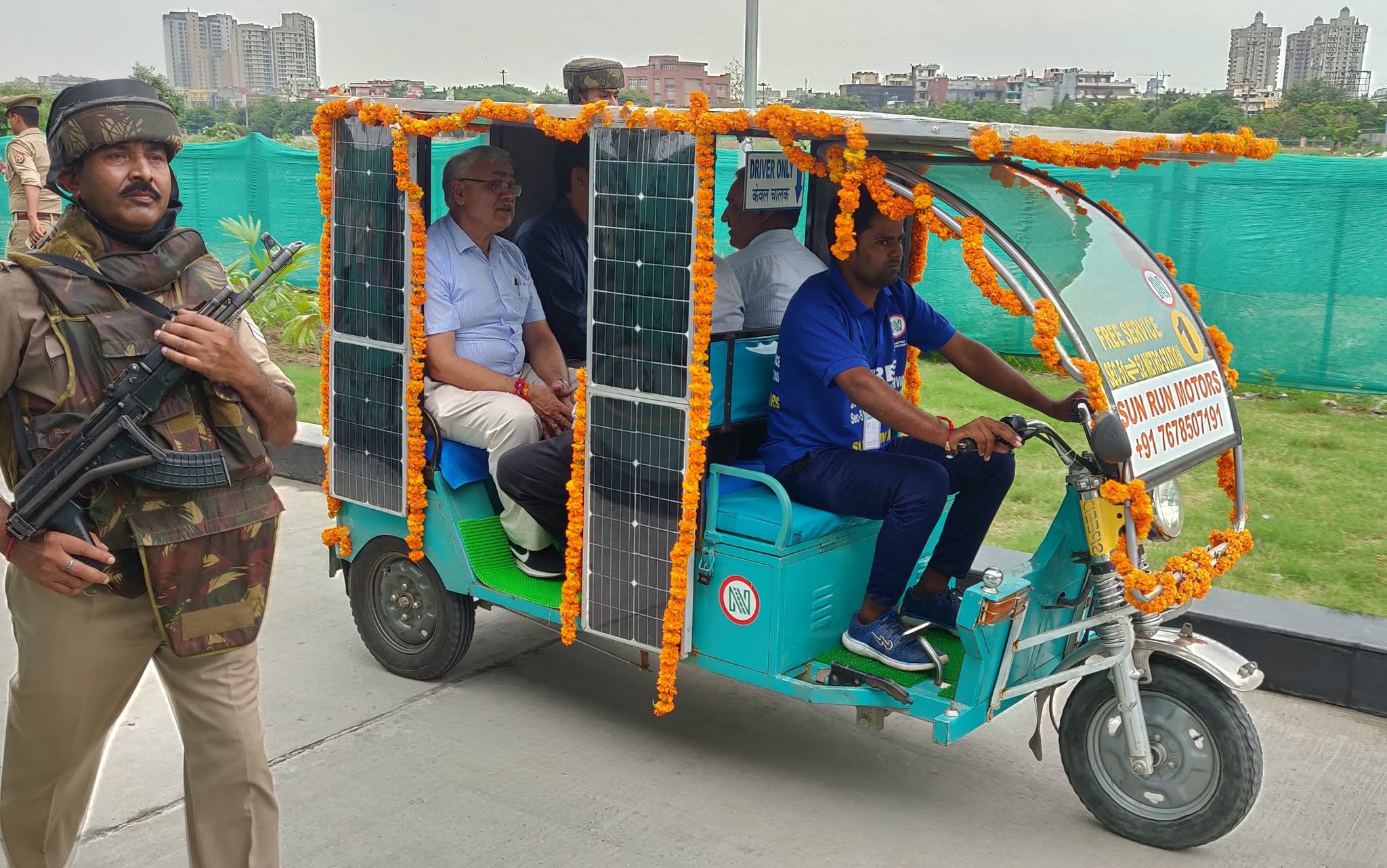 Solar E Rickshaw